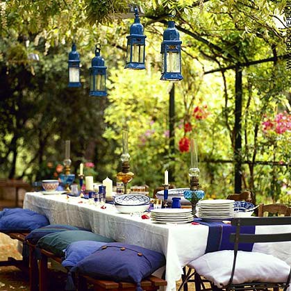 உணவு மேசைகளை இவ்வாறு அலங்கரிக்கலாம்..(Dinning  table  decorates ) Outdoor+party+dining+-+dining+table+-+patio+-+garden+-+garden+decor+and+design+-+patio+-+terrace++-+moroccan+party+via+pinterest