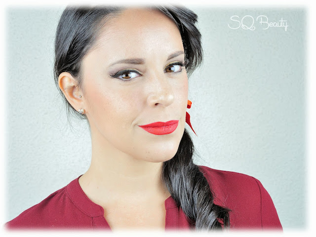 Maquillaje fin de año último minuto clásico labios rojos, classic new year´s eve makeup read and gold Maquillaje fin de año último minuto clásico labios rojos, classic new year´s eve makeup read and gold