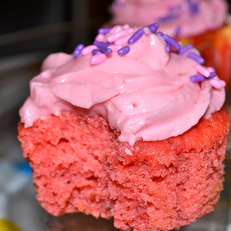 Gluten Free Betty: Gluten Free Strawberry Cupcakes