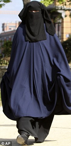 A+woman+wears+a+burka.jpg