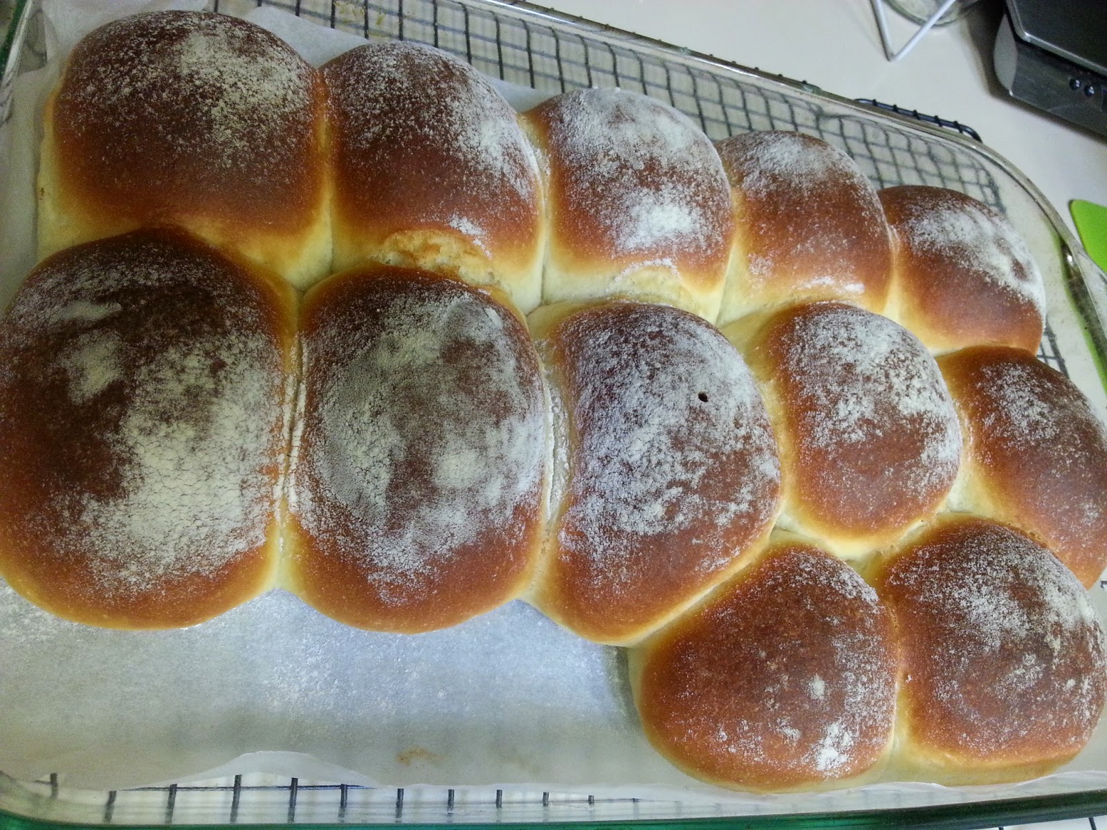 Simple Baking: Soft batch rolls ( Dan Lepard)