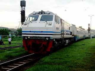 Harga Tiket Kereta Api 2012 dan Jadwal Keberangkatan