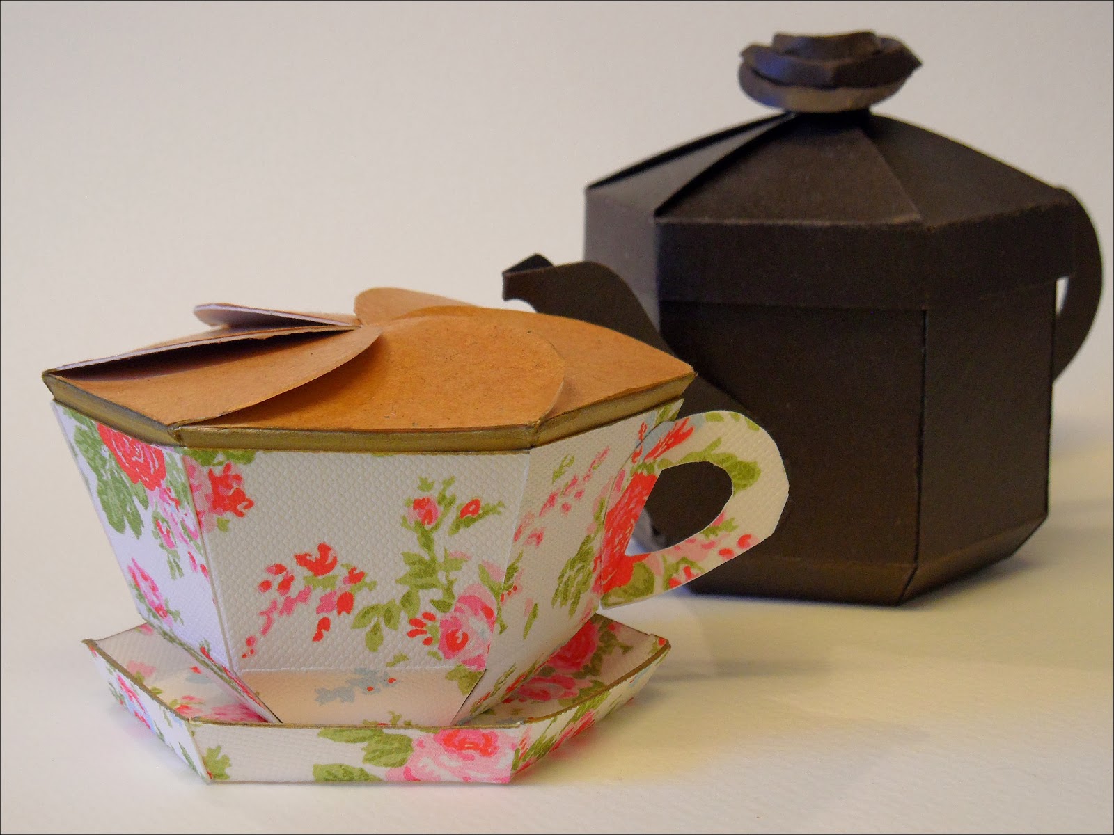 Esselle Crafts Miniature Teacup Box