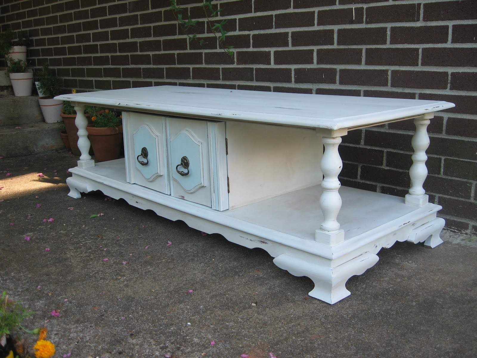 Hazelnuts Vintage Coffee Table