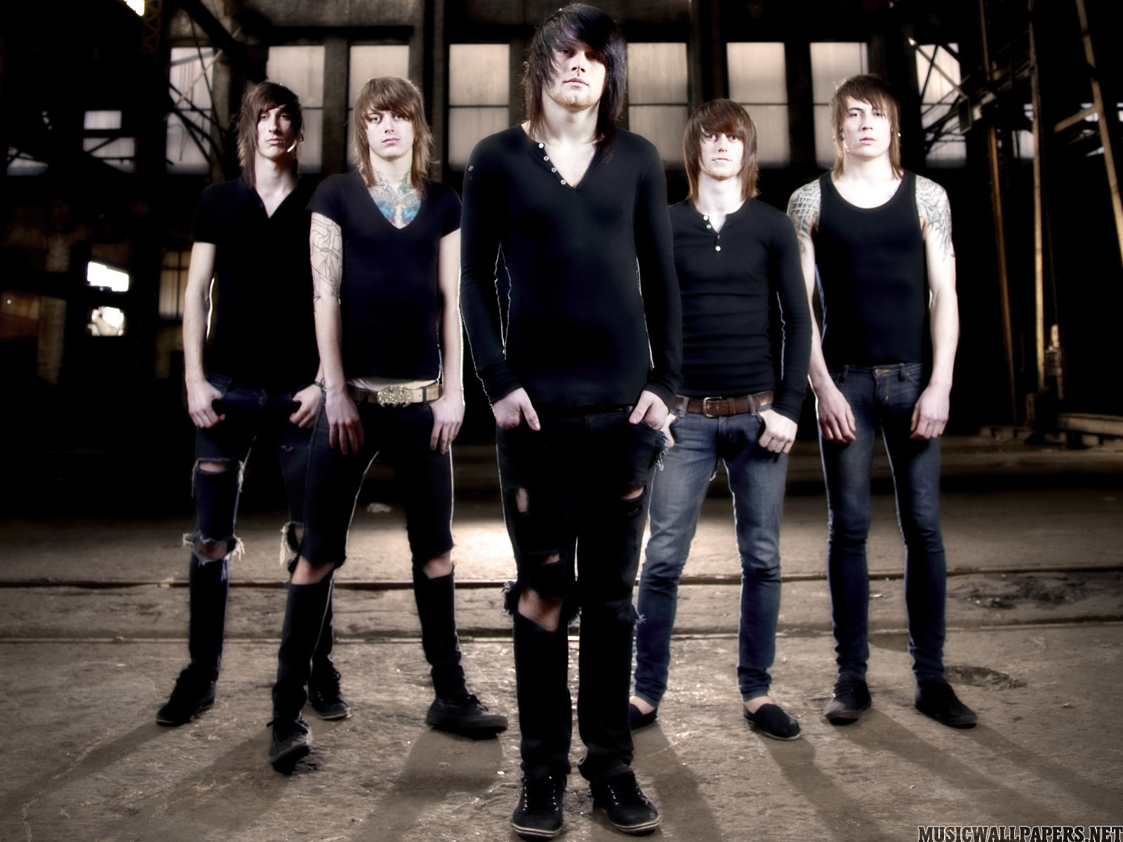 http://2.bp.blogspot.com/-nSfY1pohXRk/TpUu6cNYf-I/AAAAAAAAGO0/6Mz8a2VDP6M/s1600/Asking_Alexandria_7.jpg