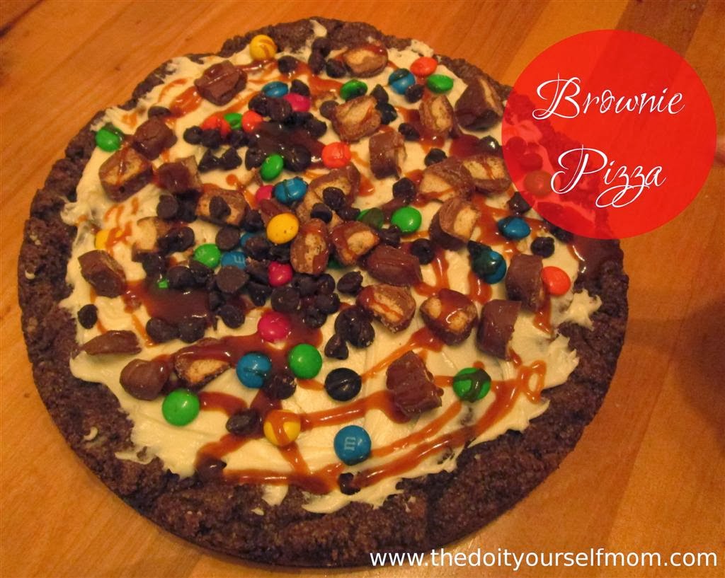 The DoItYourself Mom DIY Brownie Pizza