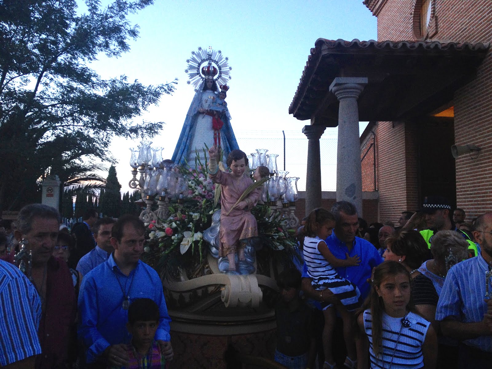 Traslado de la Virgen de Butarque desde la Ermita hasta la Iglesia de