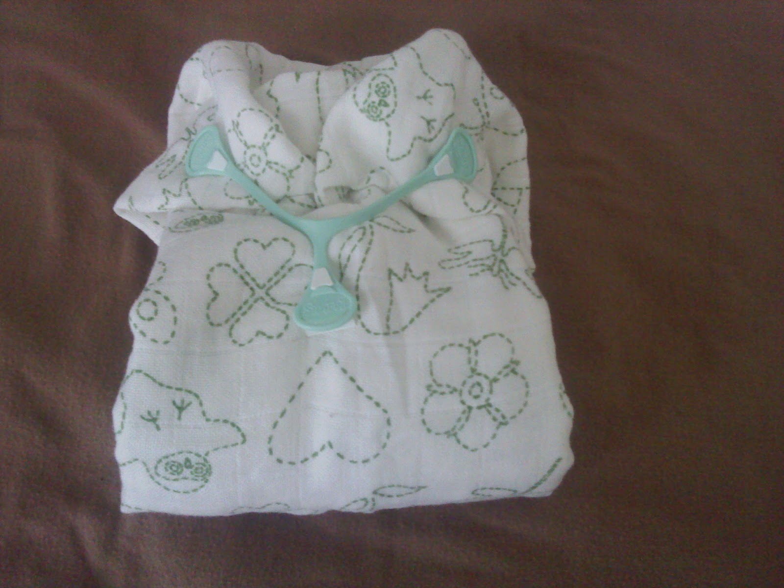 Crunchy Green Health Nut Using Ikea "burp" cloths as Flat diapers