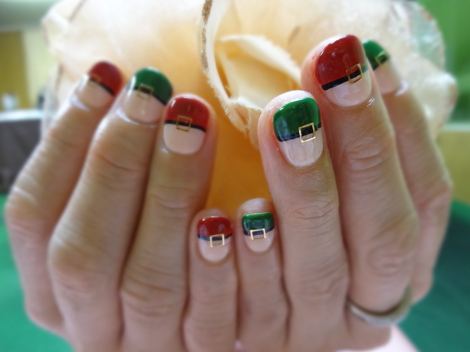 出張ネイル Cherie シェリ 最強ベージュ レッド グリーンネイル