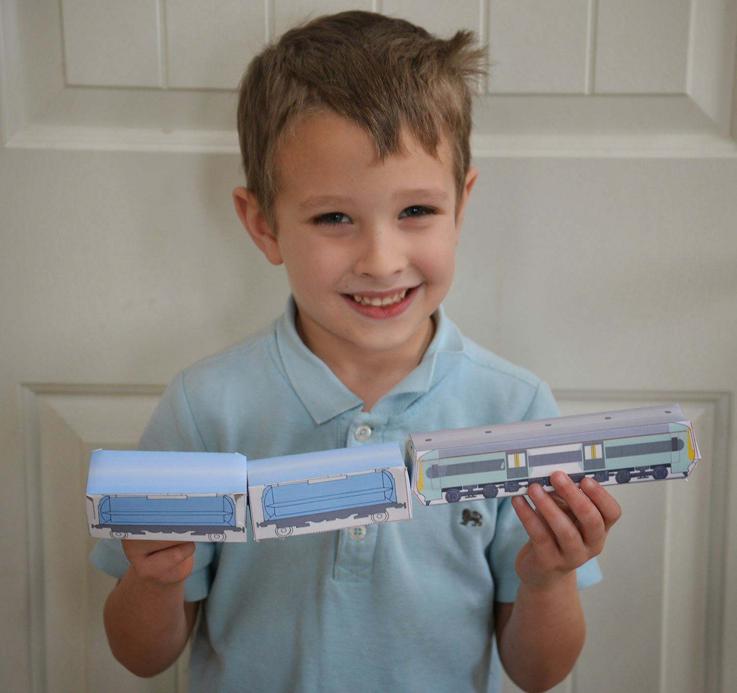 A school of fish Making paper model trains
