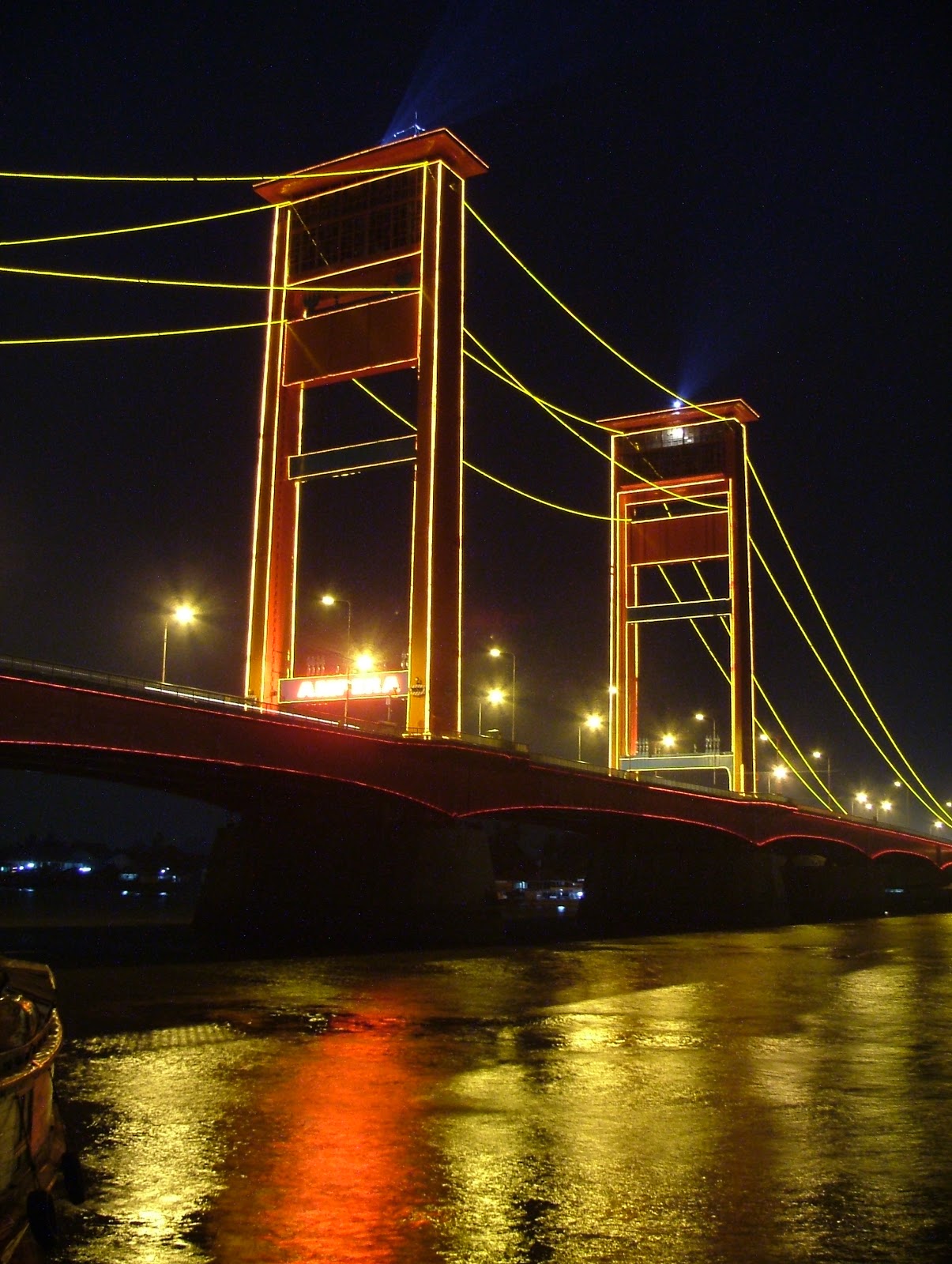 Pemandangan Kota Palembang Indonesia - Betara