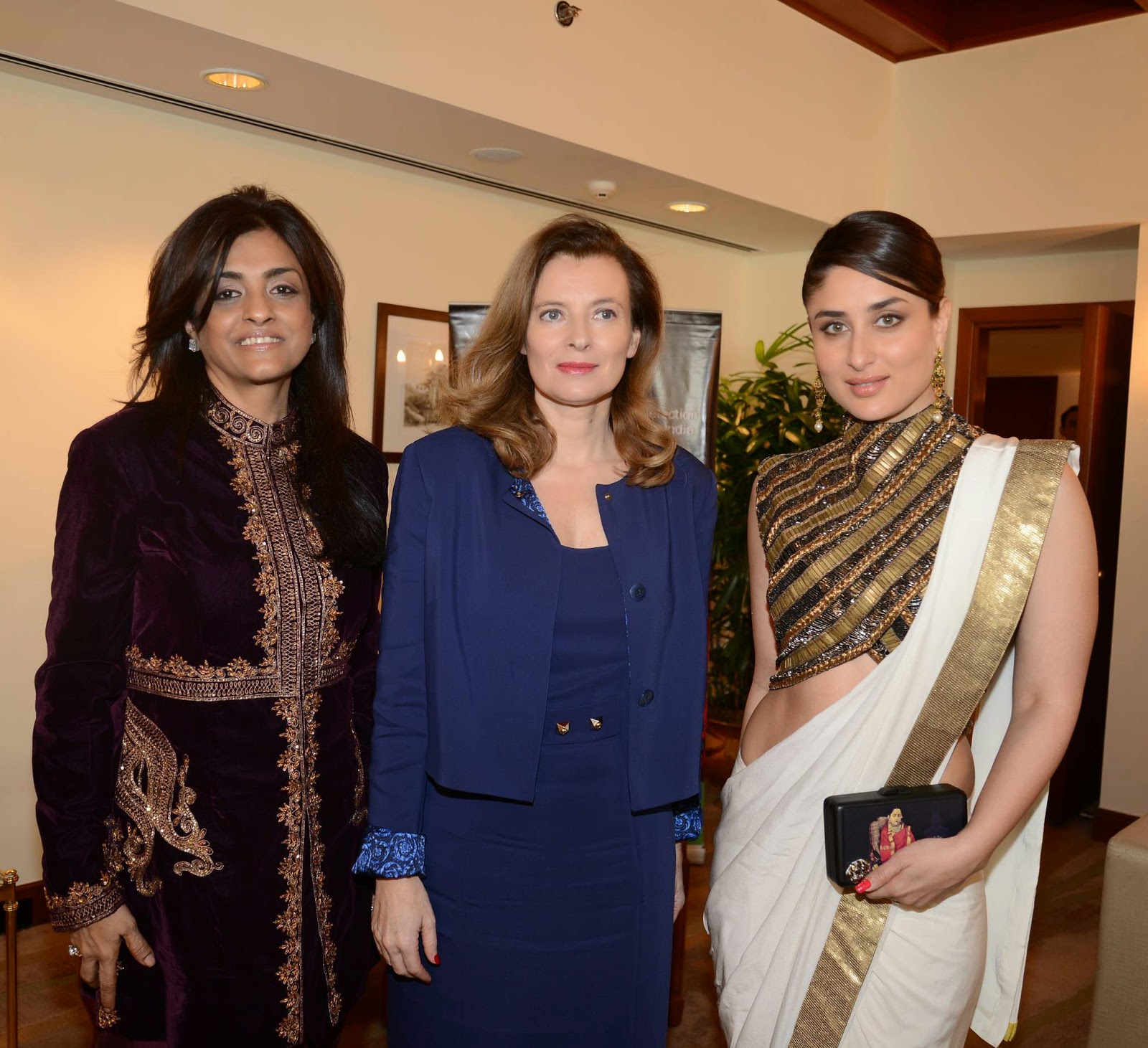 http://2.bp.blogspot.com/-nXAXBxYI5pk/Uu0tm_IVGqI/AAAAAAABpA0/dewHVs80sPQ/s1600/Kareena-At-French-First-Lady-Valerie-Trierweilers-Luncheon-43.JPG