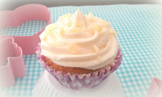 Cup Cakes Con Crema De Chocolate Blanco
