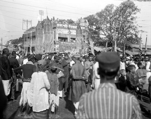Muharram+procession+with+taziya+-+Kolkata+(Calcutta)+c1912-14+d