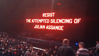 #Free Julian Assange click pic from Roger Waters Berlin Concert