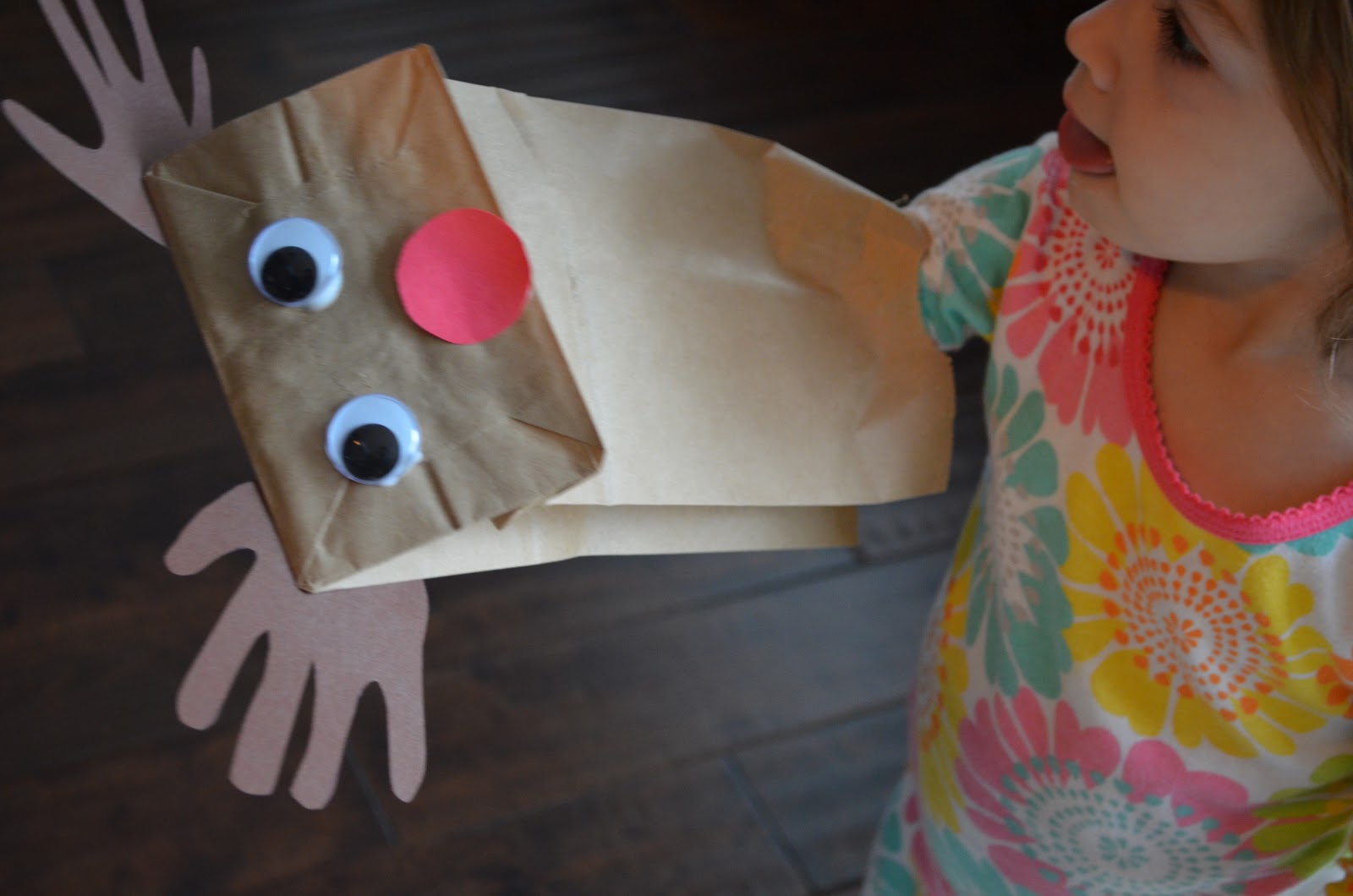 Tot Treasures How to make a super simple reindeer puppet!