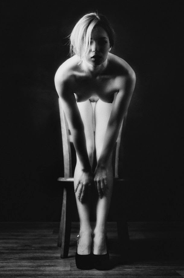 Zachar Rise fotografia mulheres modelos sensuais nudez NSFW preto e branco erótica