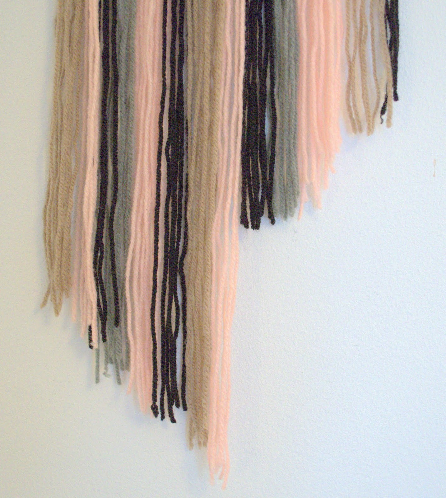 nostalgiecat DIY textured wall hanging