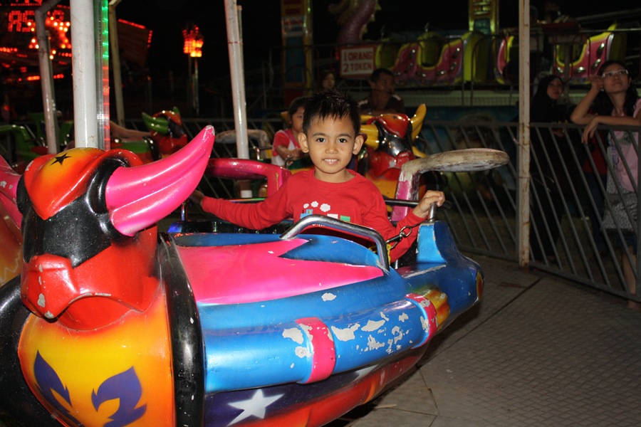 Ibu Abah Danish Darissa Fun Fair