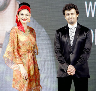 Karisma Kapoor & Sonu Nigam grace GLOBOIL India 2013 Awards