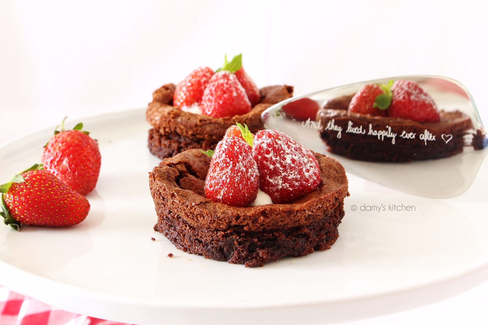 İKİ KİŞİLİK UNSUZ ÇİKOLATALI KEK Damy�s Kitchen