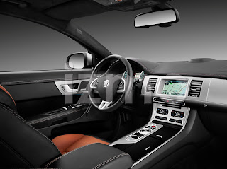 2012 Jaguar XF interior