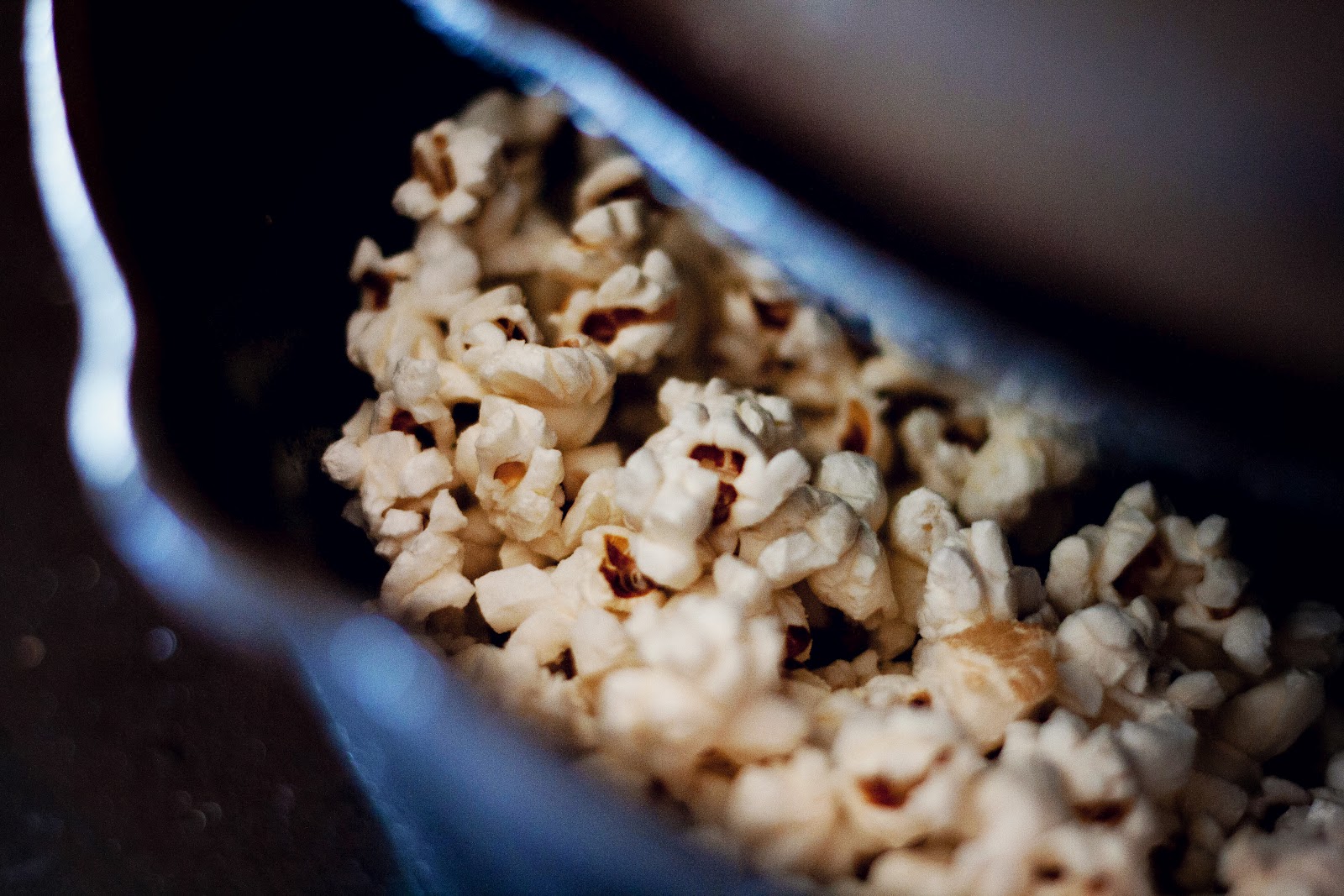 A Simmering Pot and a Mom Dutch Oven Popcorn