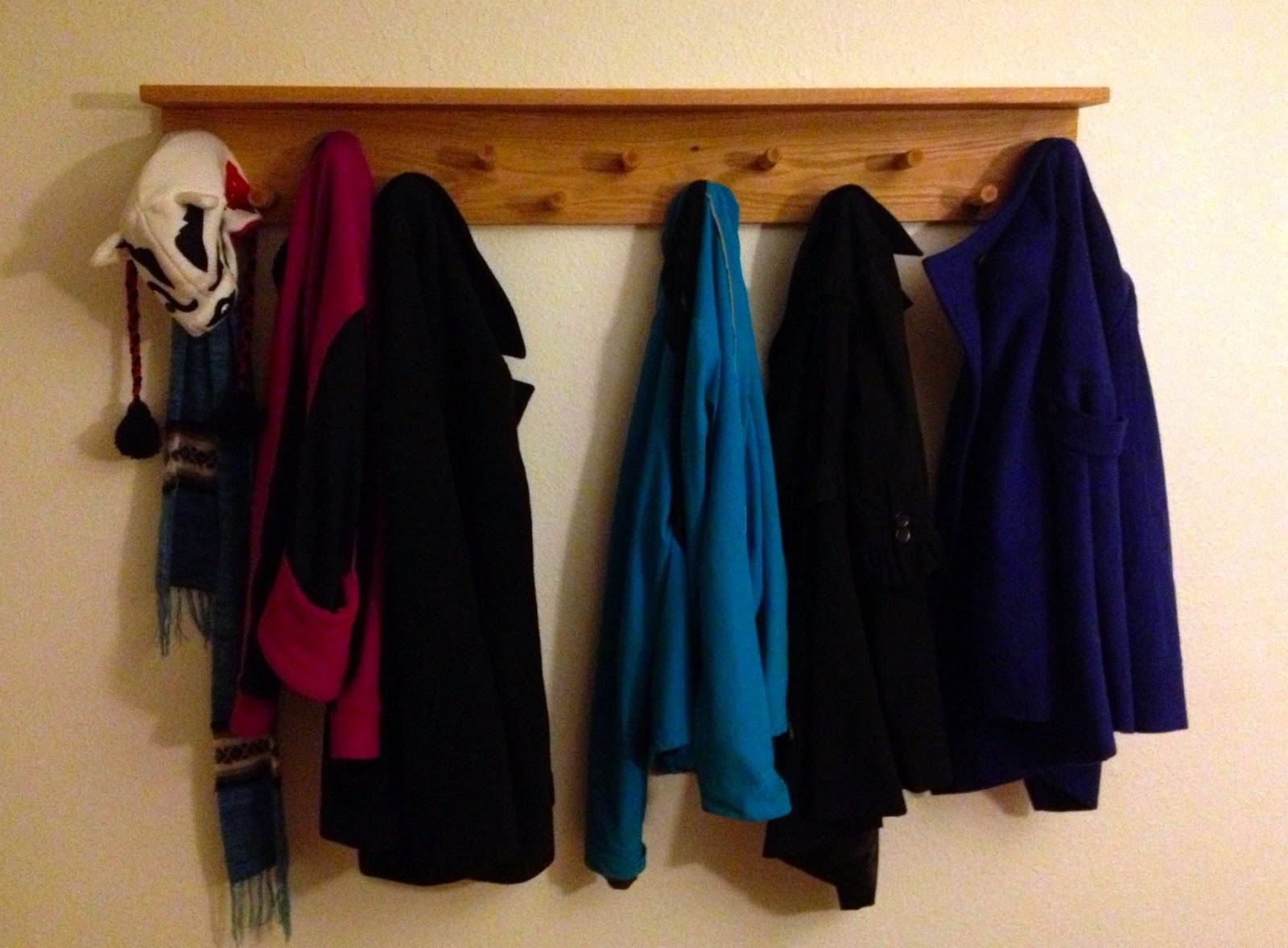 diy cheap wooden coat hanger  Diy clothes hangers, Diy clothes rack,  Wooden coat hangers