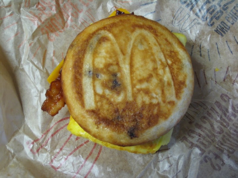 Review McDonald's Bacon, Egg and Cheese McGriddle Brand Eating