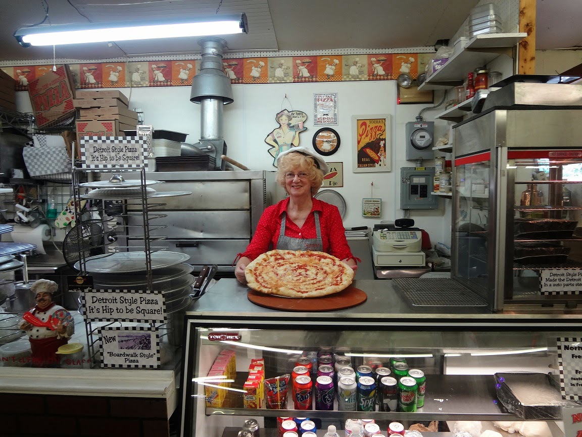 Norma's Pizza at Root's Country Market & Auction