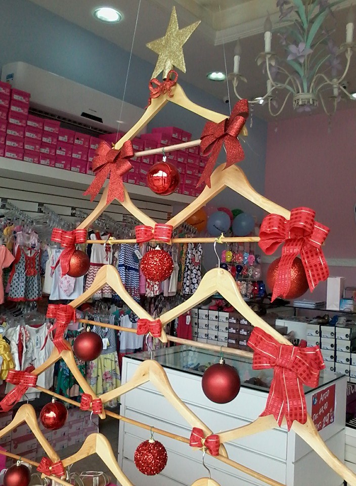 Pin by Riikka Nummi Os Koski on vm Christmas store displays, Diy