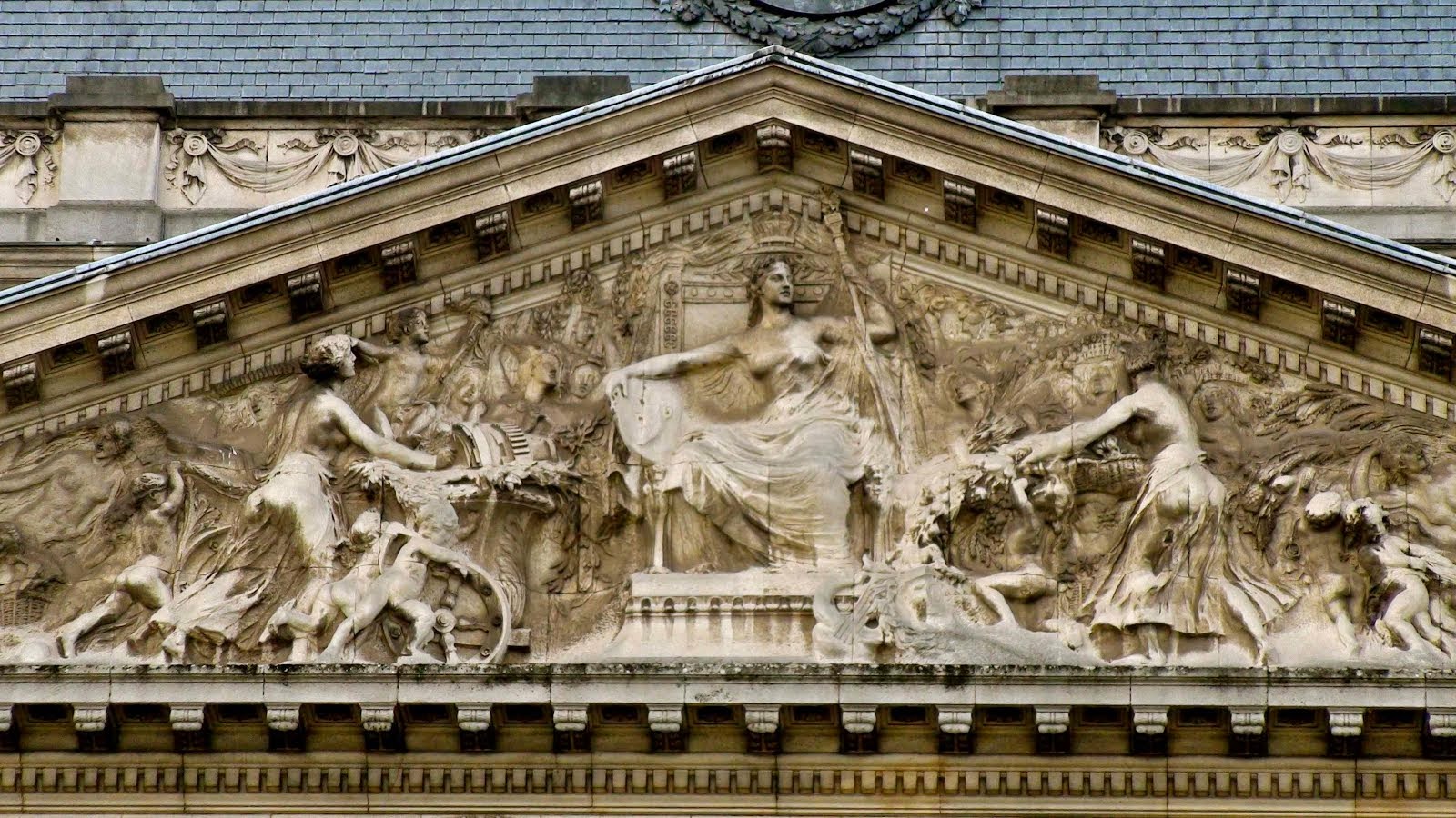 Fronton du Palais royal