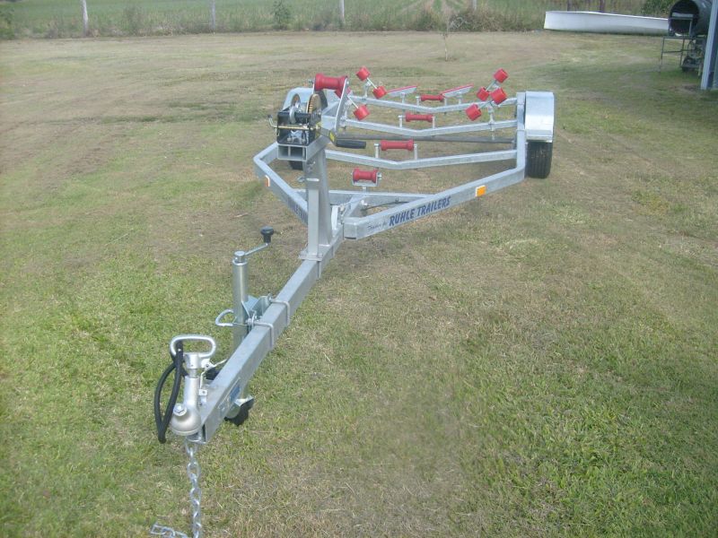 nyieun boat November 2015