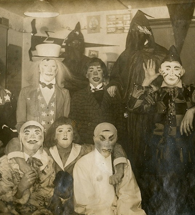 Closet of Mysteries 13 of the creepiest old Halloween pictures I could