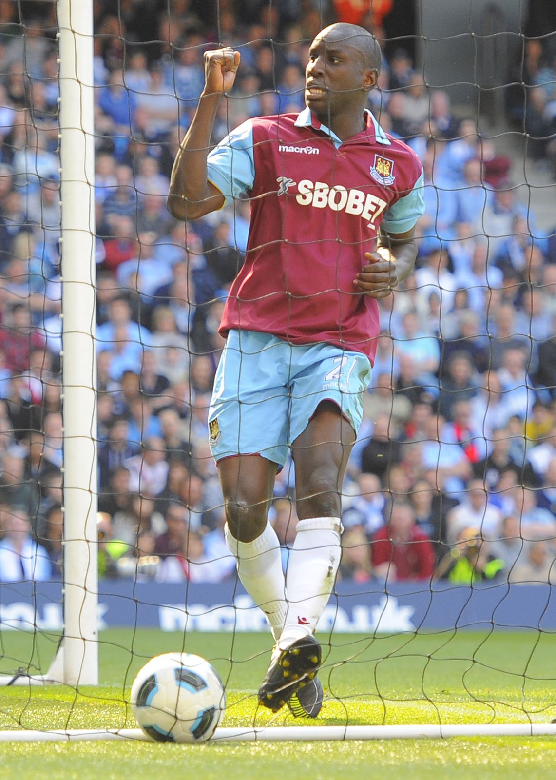 Magician Football Demba Ba