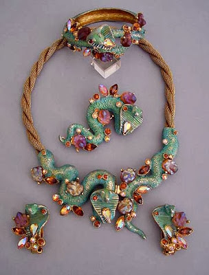 costume jewelry designer har jewel
