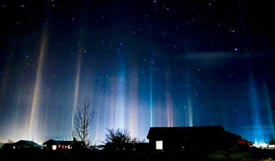 090219 01 night light pillars big Fenomena Alam yang Menakjubkan