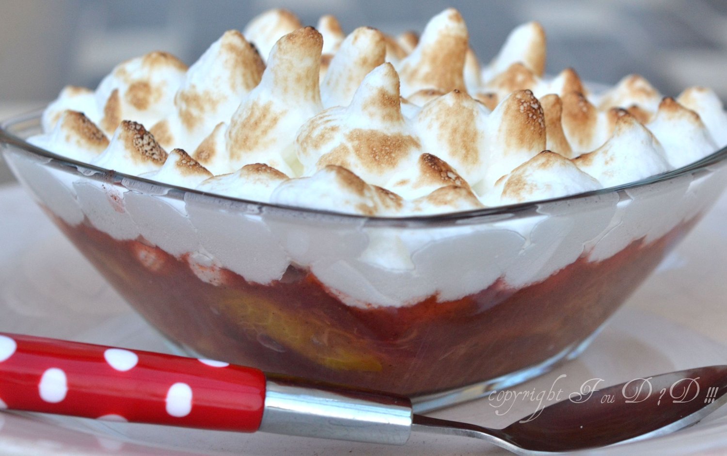 Compote de prunes meringuée à IG bas