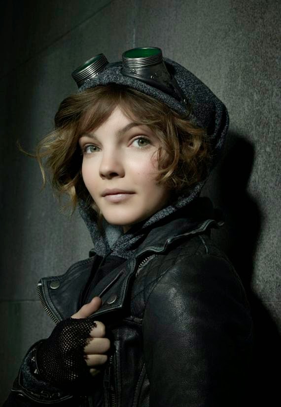 Gotham - Camren Bicondova Interview + Spoilers