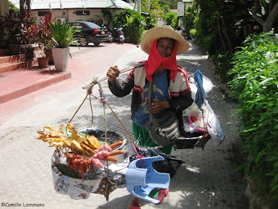 Som tam on foot, Chaweng beach