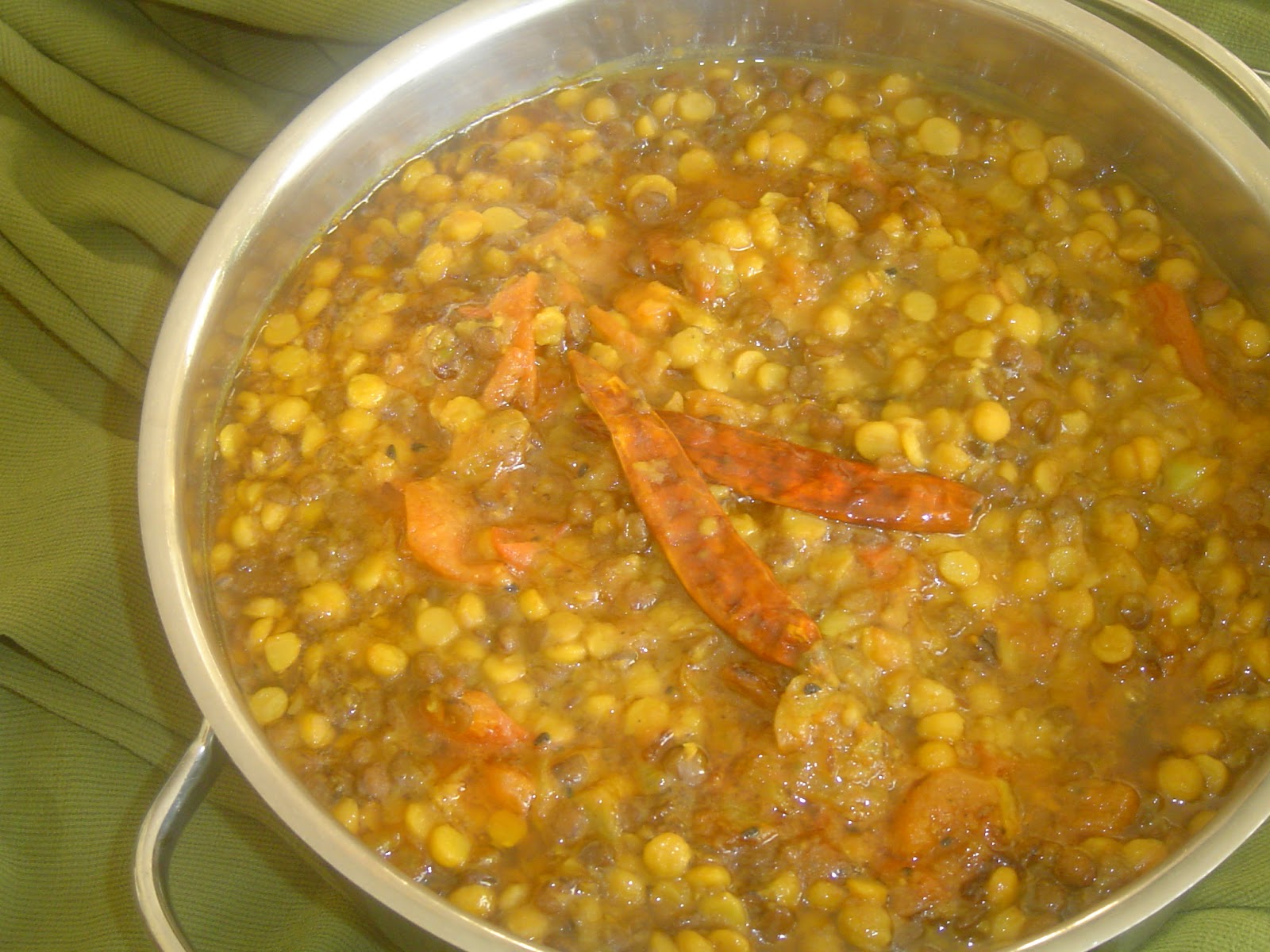 pakistani home cooking: Mix dal curry.