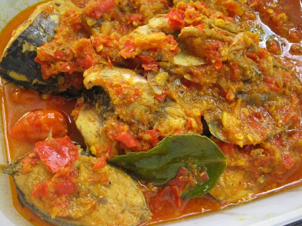 Dapur Kum & Nyoman Ikan Tongkol asam pedas