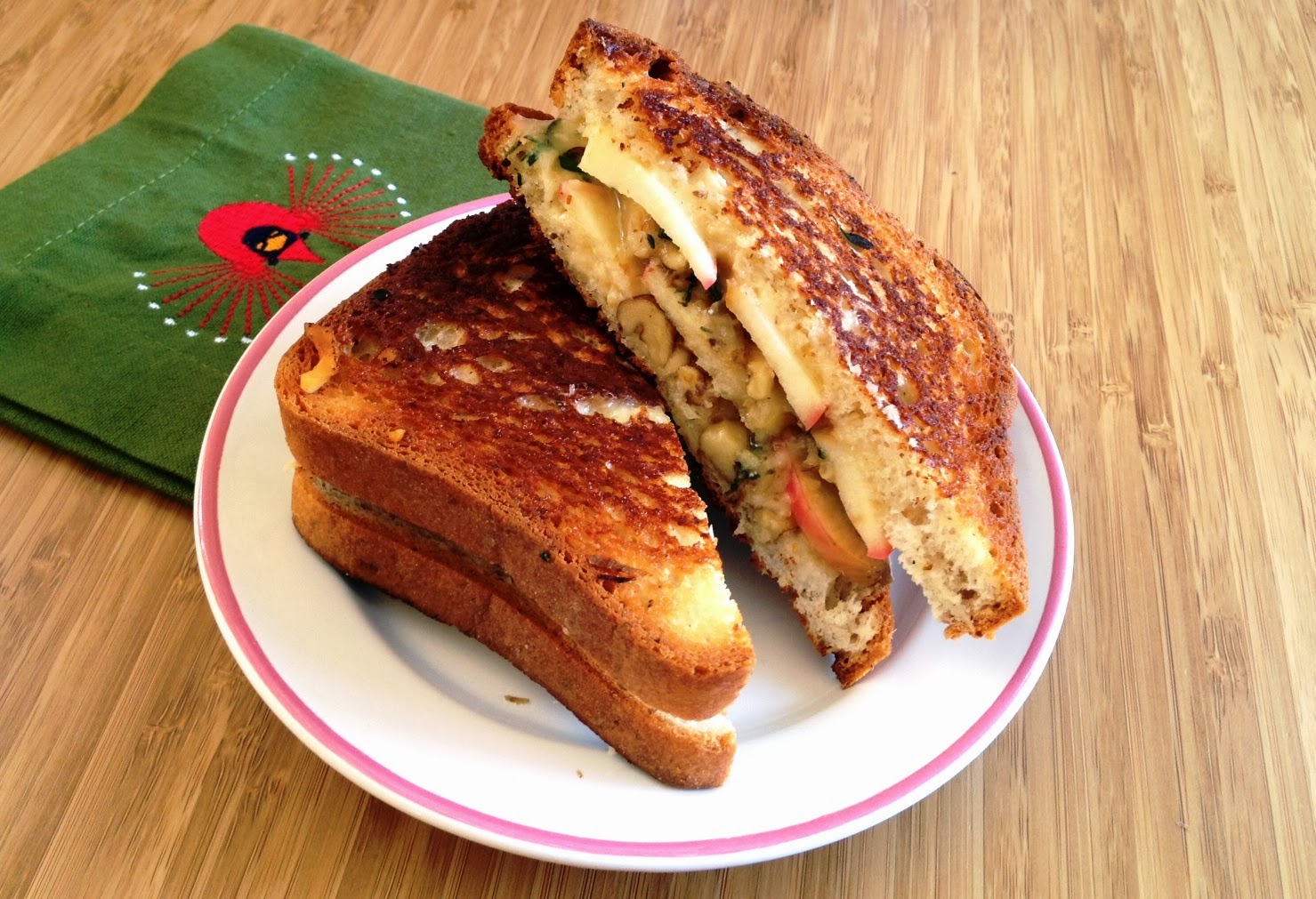 Grilled Cheddar Cheese Sandwich with Apple, Walnuts, and Thyme (GF)
