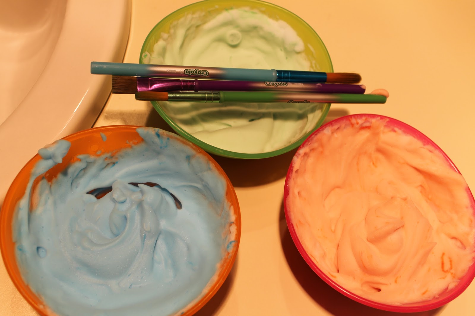 Play For a Day Shaving Cream Paint in the Bath