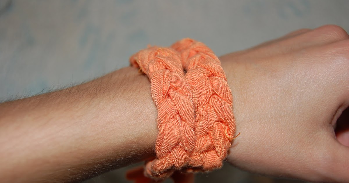 Katiedid Crafts Finger Knit Bracelet