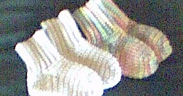 Sues free patterns crocheted baby socks