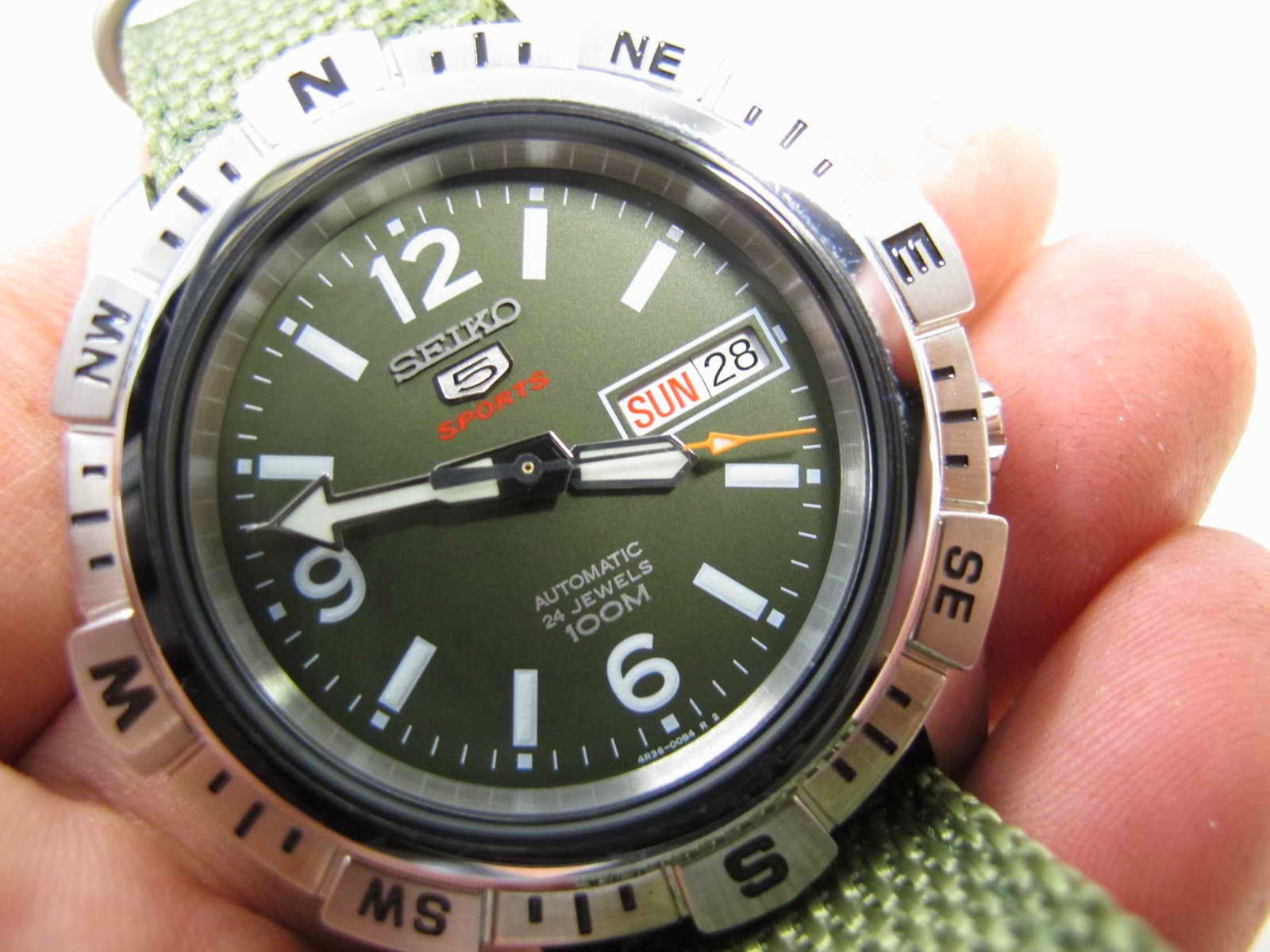 Maximuswatches Jual Beli Jam Tangan Second Baru Original Koleksi Jam Panjang lug atas ke bawah 48 mm Tebal case 13 mm dan lebar lug 20 mm Kondisi Brand New Watch lengkap dengan box manual dan warranty card