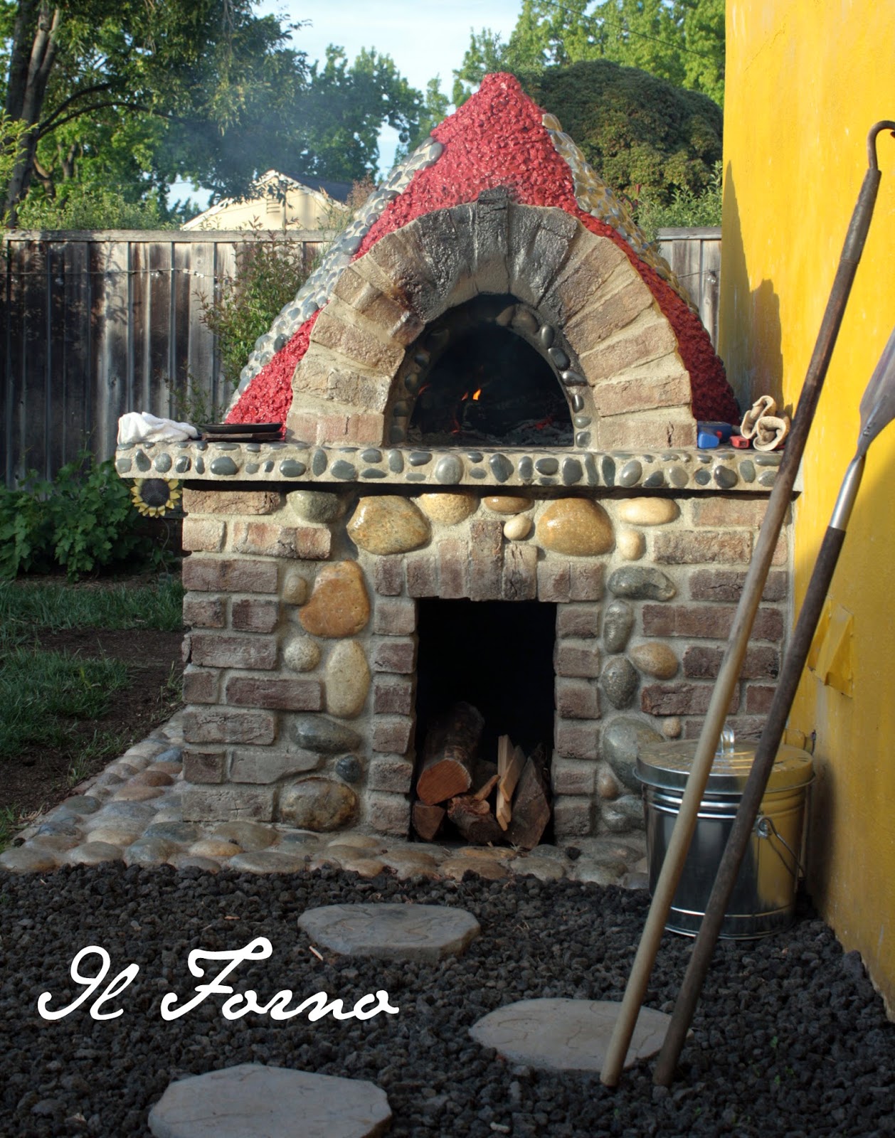 il forno modeled after Mt. Vesuvius How to build your own forno - brick pizza oven The Tipsy Terrier blog