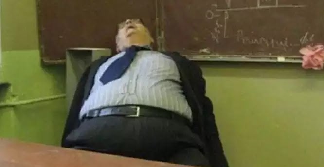 Εσείς οι τεμπαίλιδες Δάσκαλοι και Καθηγητές Εσείς οι τεμπαίλιδες Δάσκαλοι και Καθηγητές