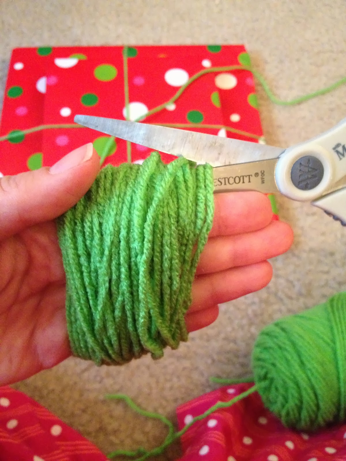 PolkaDotty Place Easy Pom Pom Bow